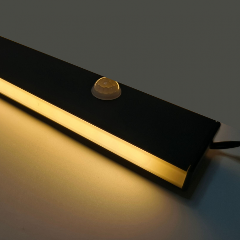 COB-LED-Leuchtstab mit Bewegungssensor schwarz (inkl. Trafo)
