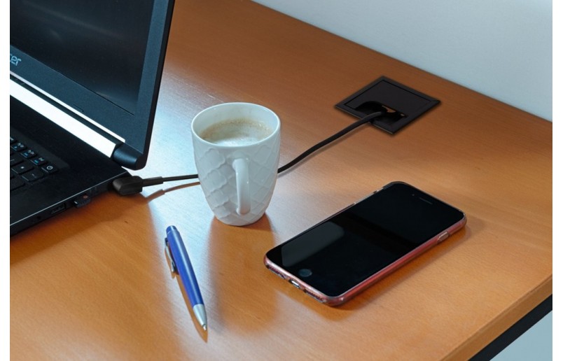 Kabeldurchführung quadratisch schwarz Aluminium 80 x 80 mm