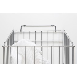 Laundry basket for hanging and/or moving 